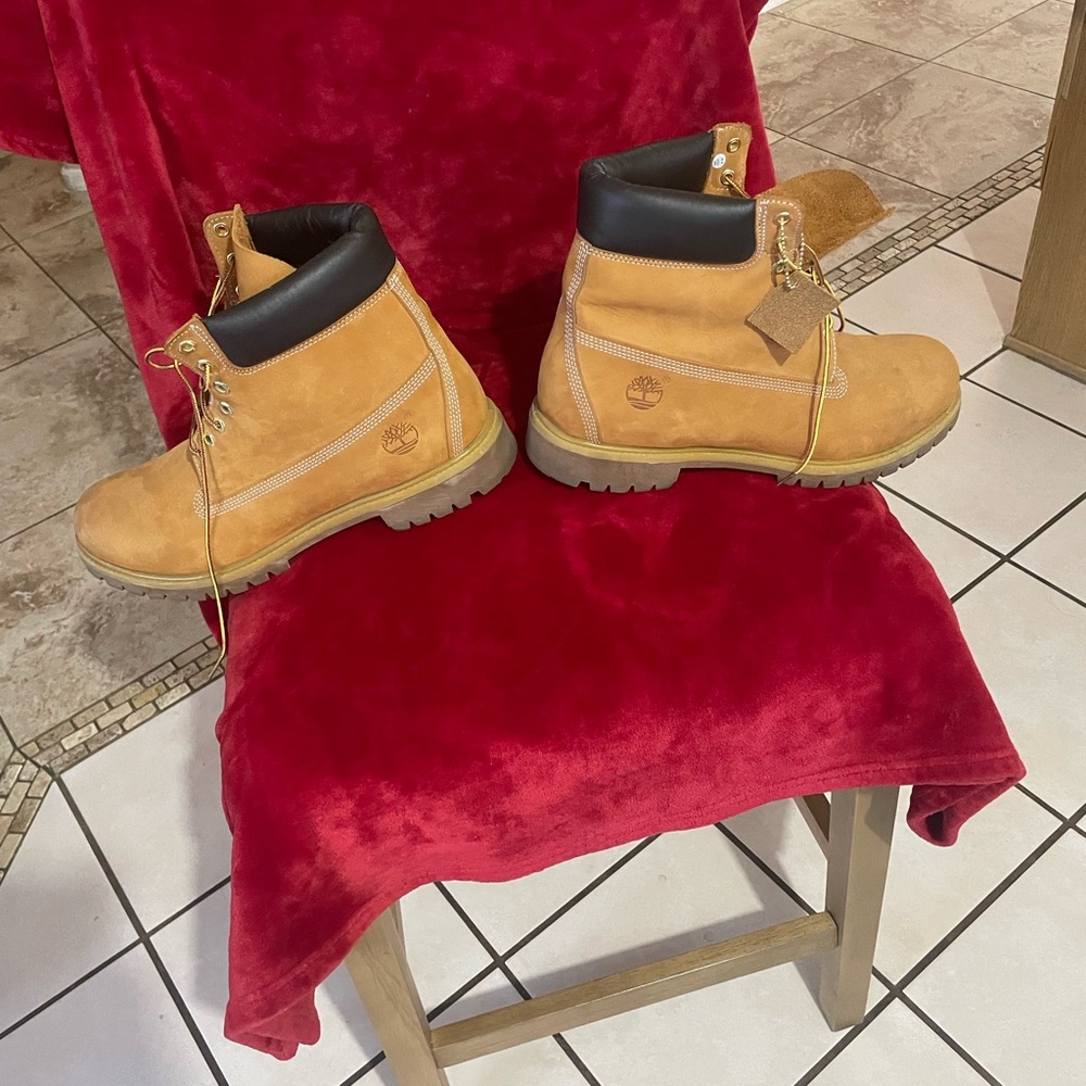 Timberland Classic Wheat Nubuck Boots size 14 mens